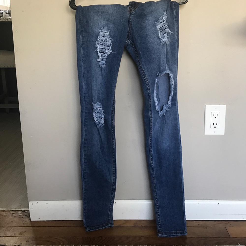 Fashion Nova Distressed High waisted Jeans size 1